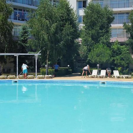 Yves 2 Bed Apart At Sun Village Sunny Beach Not Far Away From The Sea Exterior foto