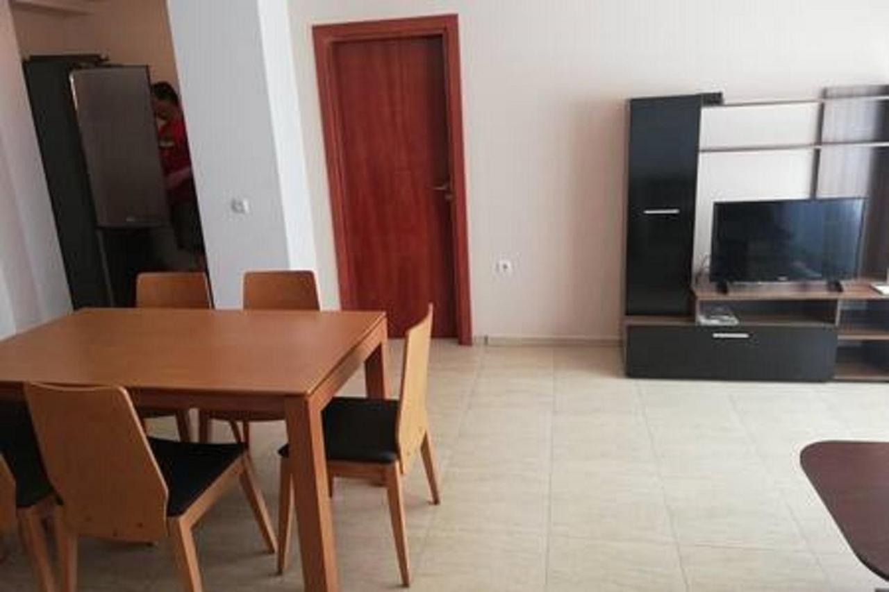 Yves 2 Bed Apart At Sun Village Sunny Beach Not Far Away From The Sea Exterior foto