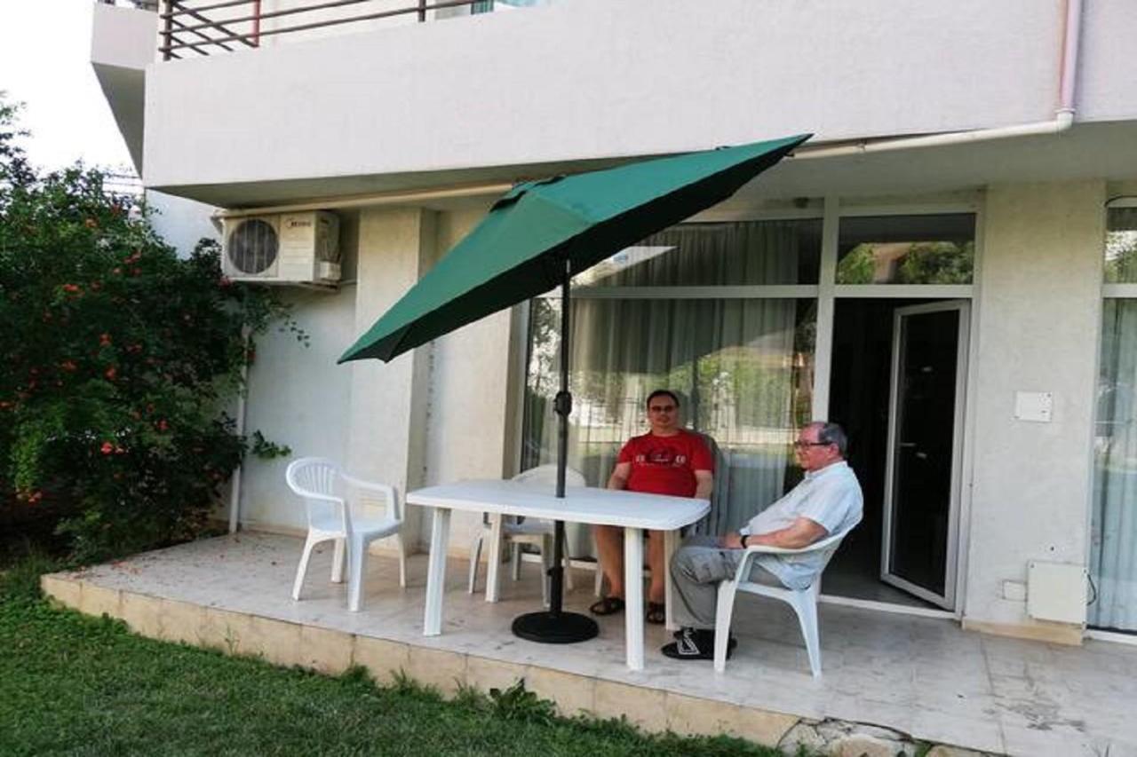 Yves 2 Bed Apart At Sun Village Sunny Beach Not Far Away From The Sea Exterior foto