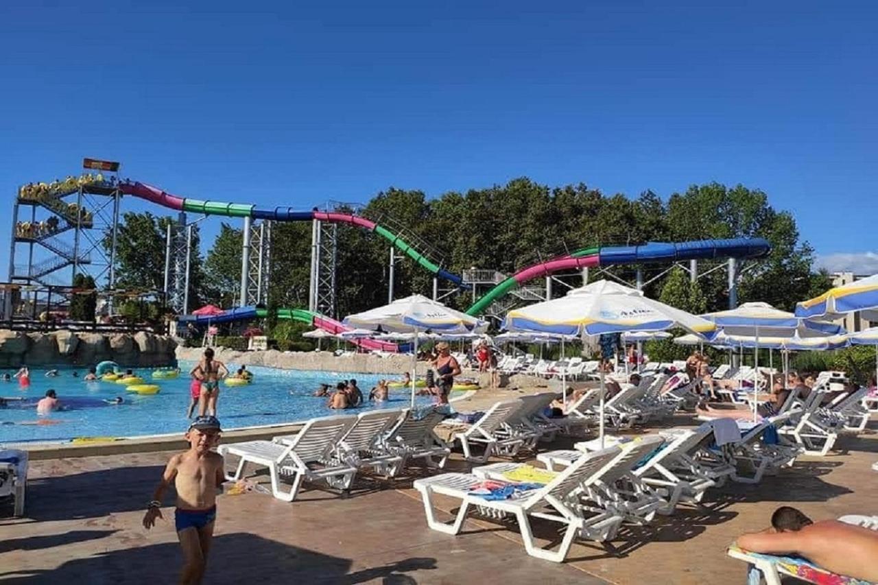 Yves 2 Bed Apart At Sun Village Sunny Beach Not Far Away From The Sea Exterior foto