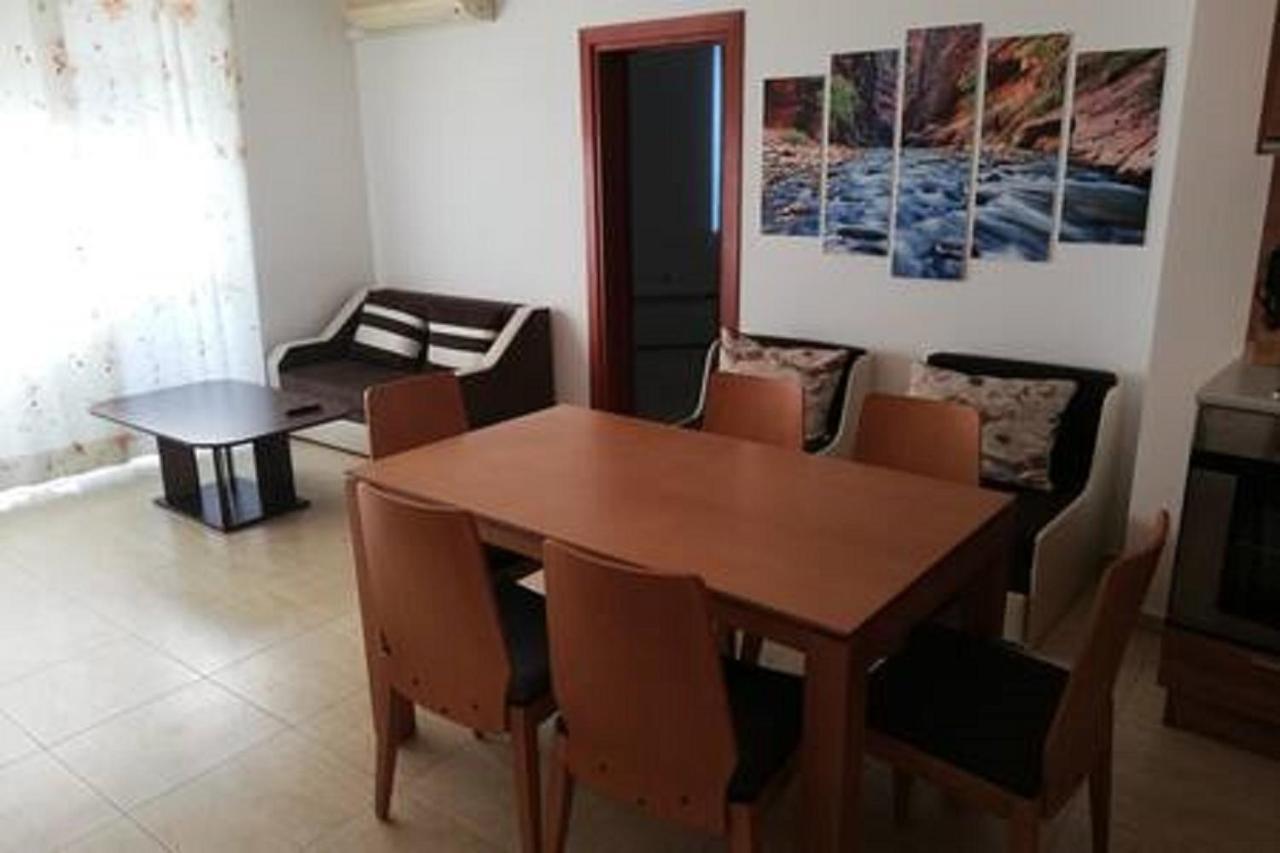 Yves 2 Bed Apart At Sun Village Sunny Beach Not Far Away From The Sea Exterior foto