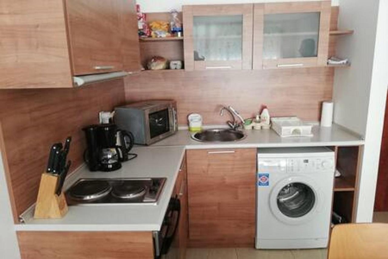 Yves 2 Bed Apart At Sun Village Sunny Beach Not Far Away From The Sea Exterior foto