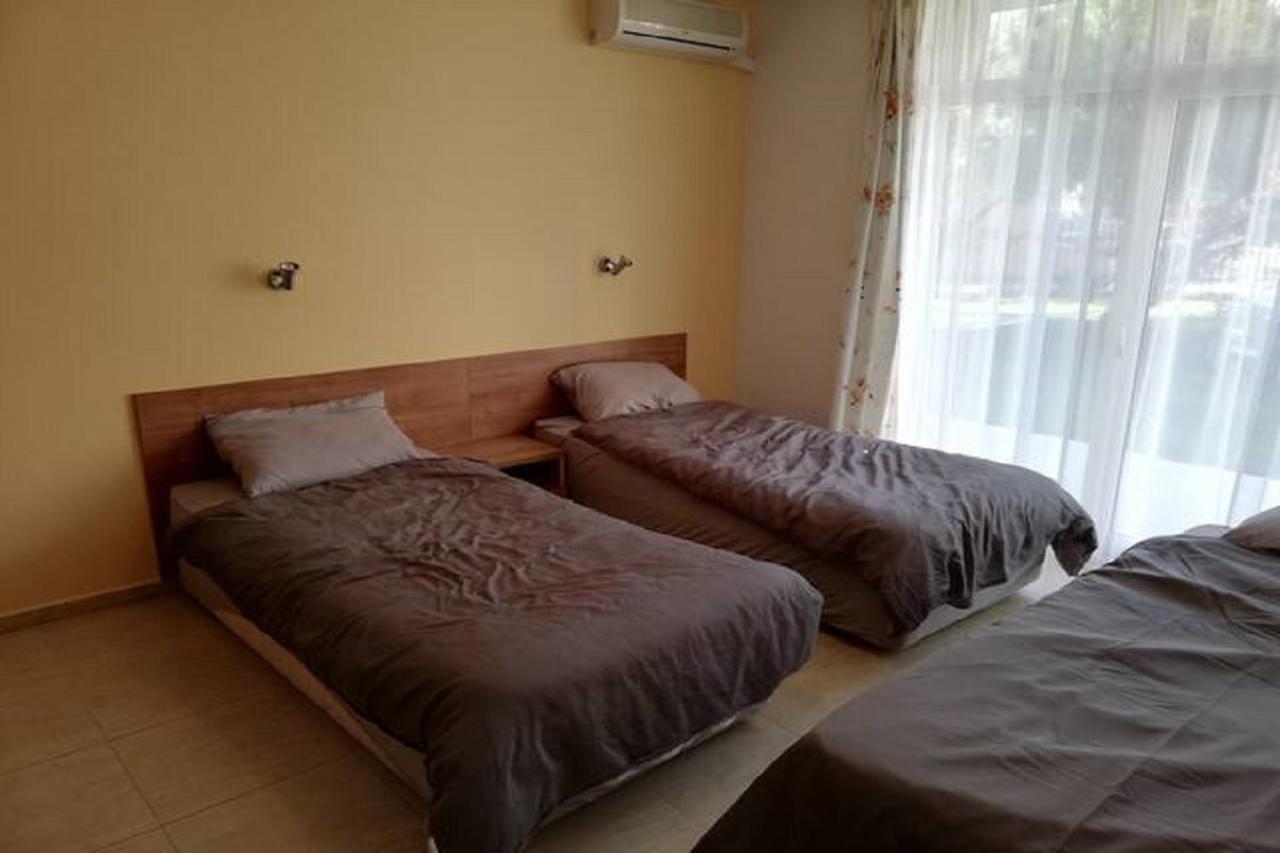 Yves 2 Bed Apart At Sun Village Sunny Beach Not Far Away From The Sea Exterior foto