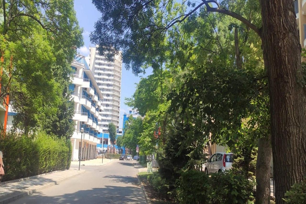 Yves 2 Bed Apart At Sun Village Sunny Beach Not Far Away From The Sea Exterior foto