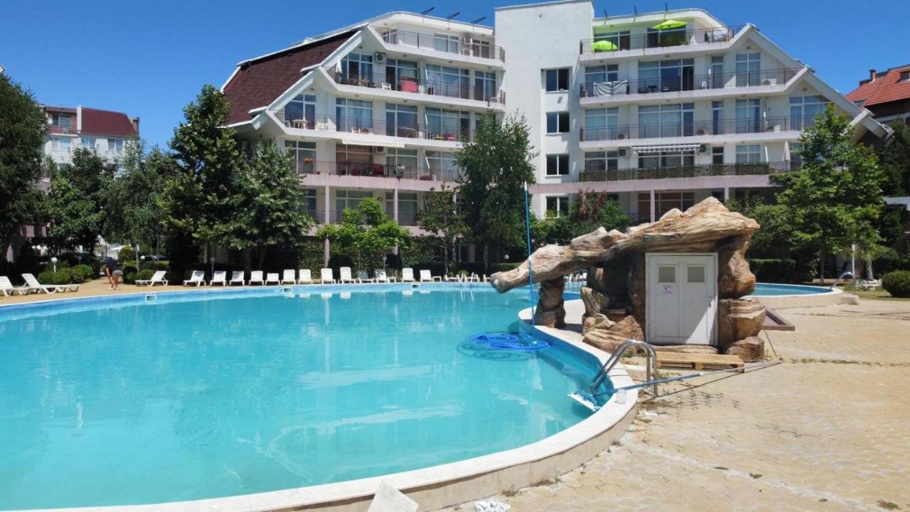 Yves 2 Bed Apart At Sun Village Sunny Beach Not Far Away From The Sea Exterior foto