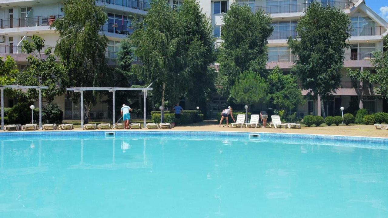 Yves 2 Bed Apart At Sun Village Sunny Beach Not Far Away From The Sea Exterior foto