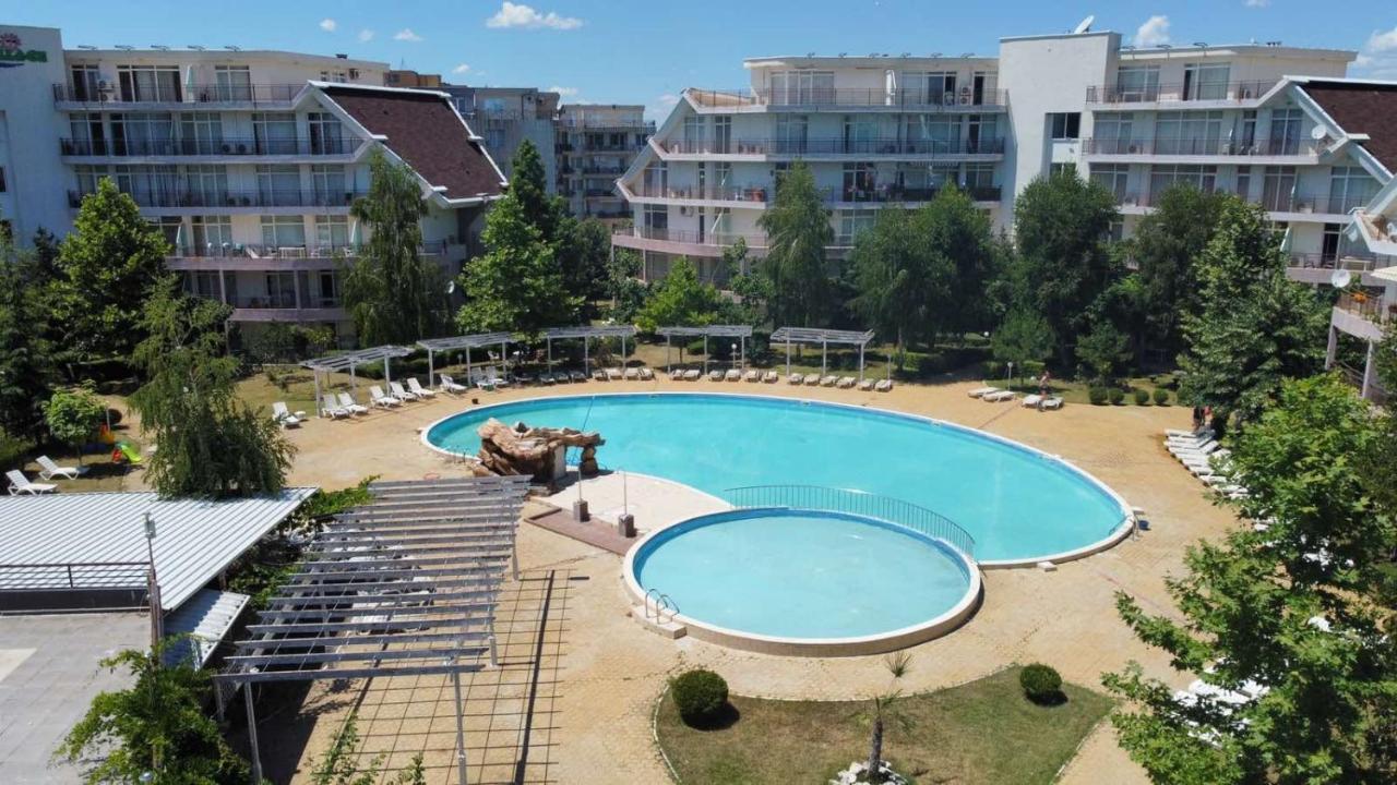 Yves 2 Bed Apart At Sun Village Sunny Beach Not Far Away From The Sea Exterior foto